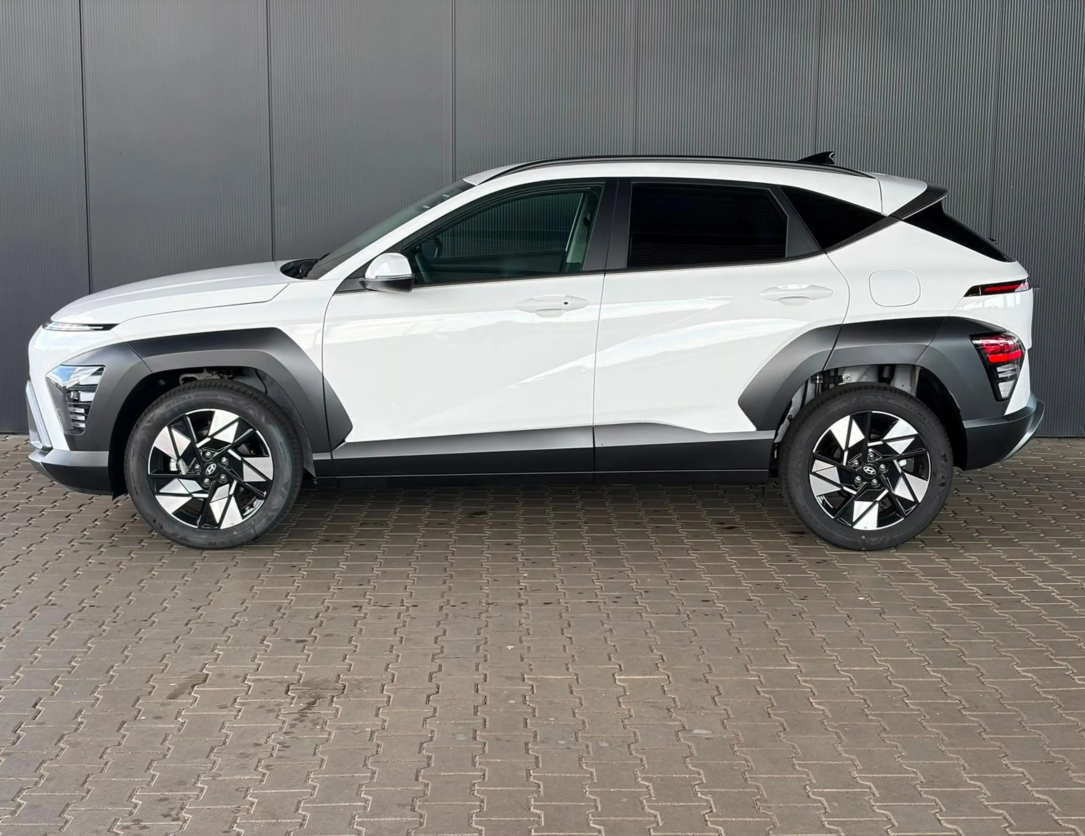 Hyundai KONA Comfort Plus 1.0 T-GDI 2WD / Navi / Keyless / PDC — photo 2
