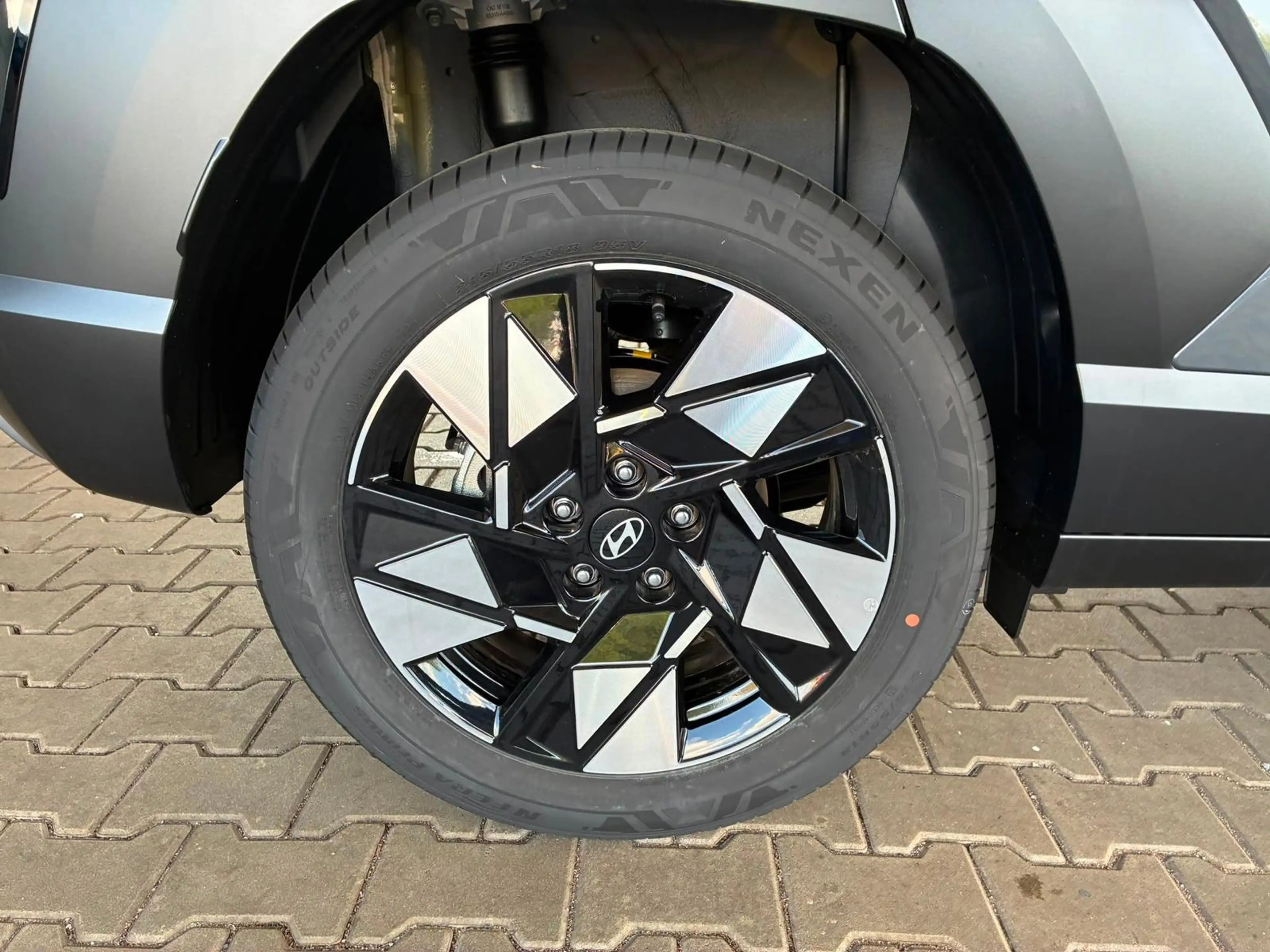 Hyundai KONA Comfort Plus 1.0 T-GDI 2WD / Navi / Keyless / PDC — photo 10