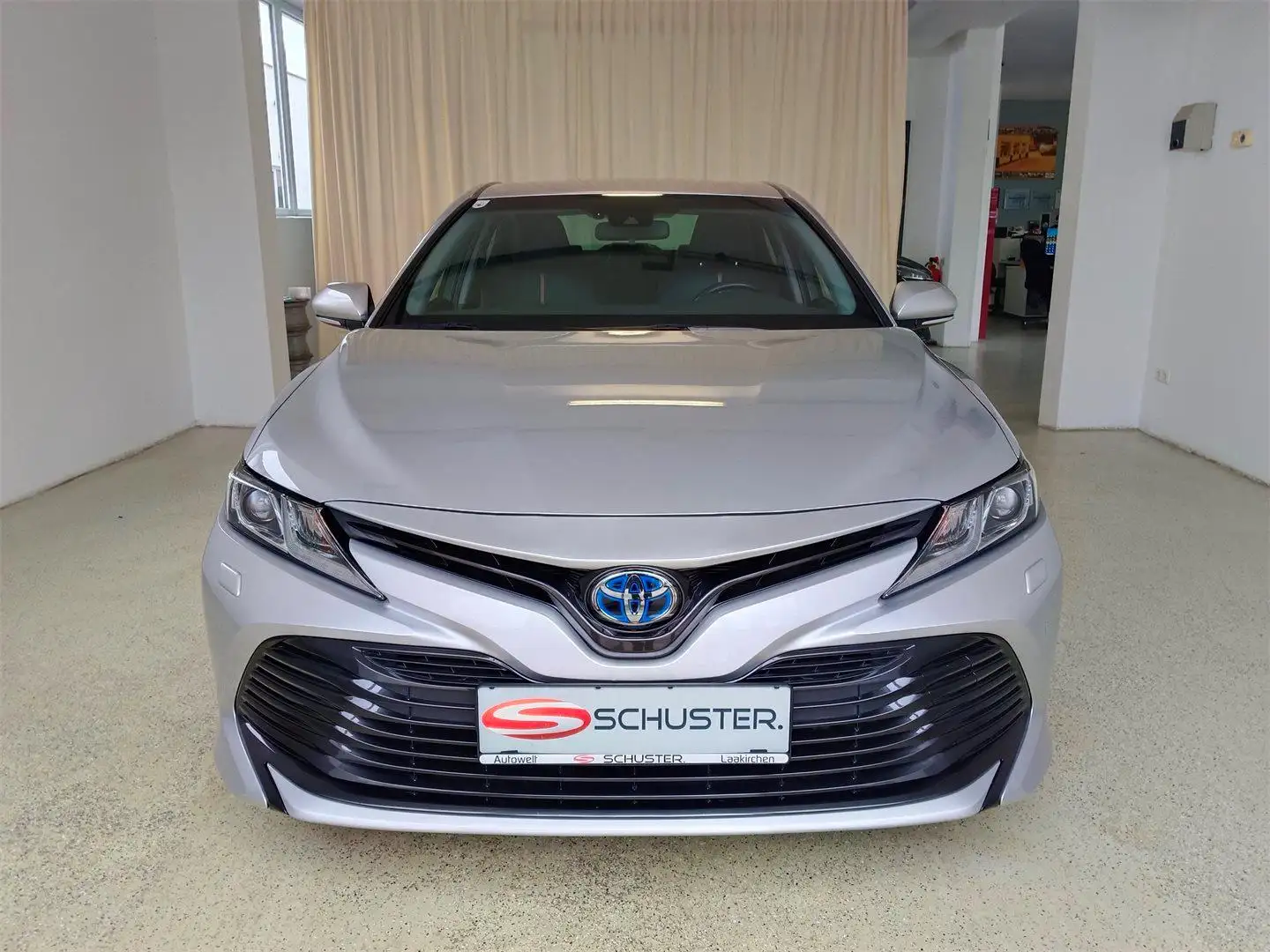 Toyota Camry 2,5 Hybrid Business Aut. Argent - 2