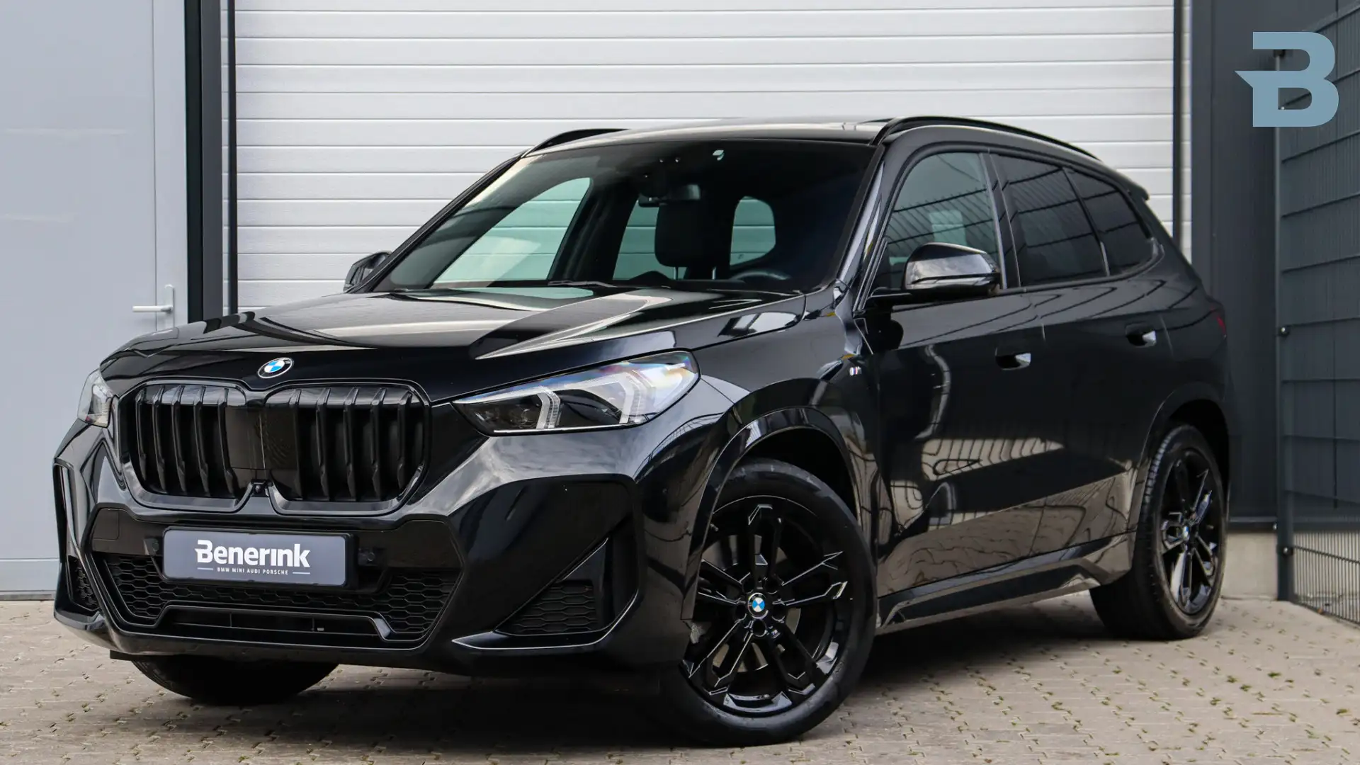 BMW X1 xDrive23i M-Sport | Harman/Kardon | Panoramadak | Noir - 1