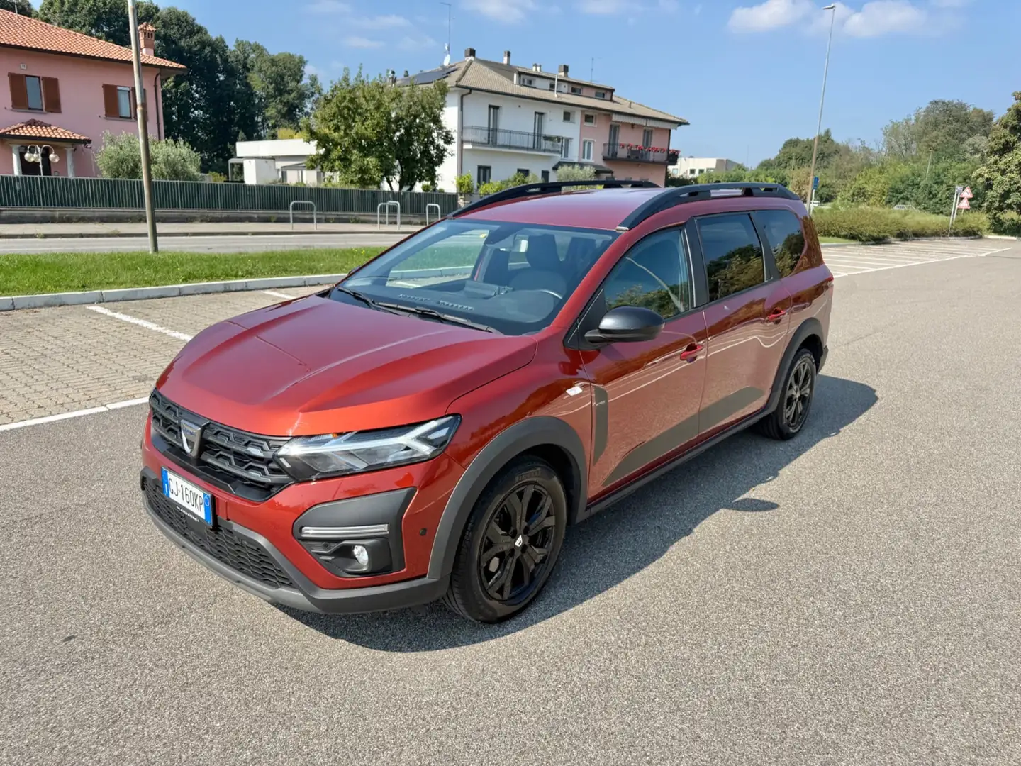 Dacia Jogger Jogger 1.0 TCe 110 CV 7 posti*Navi*Sensori*Cerchi Orange - 1