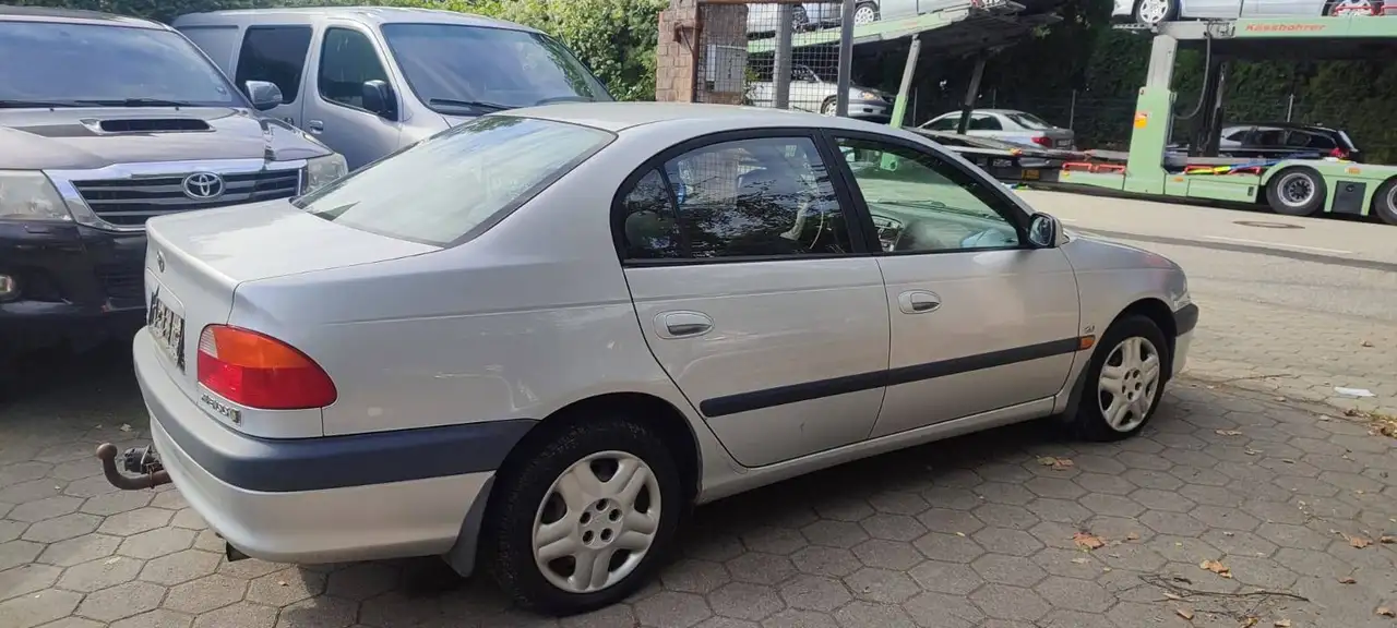 Toyota Avensis Limosine 2,0 L, foto 4