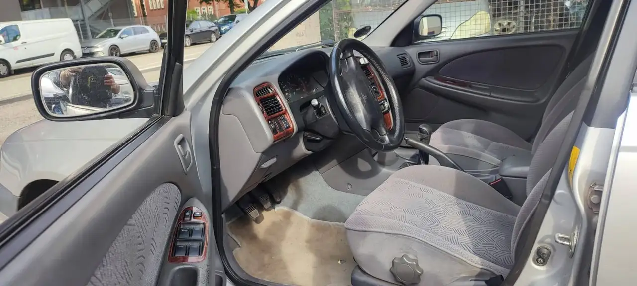 Toyota Avensis Limosine 2,0 L, foto 7