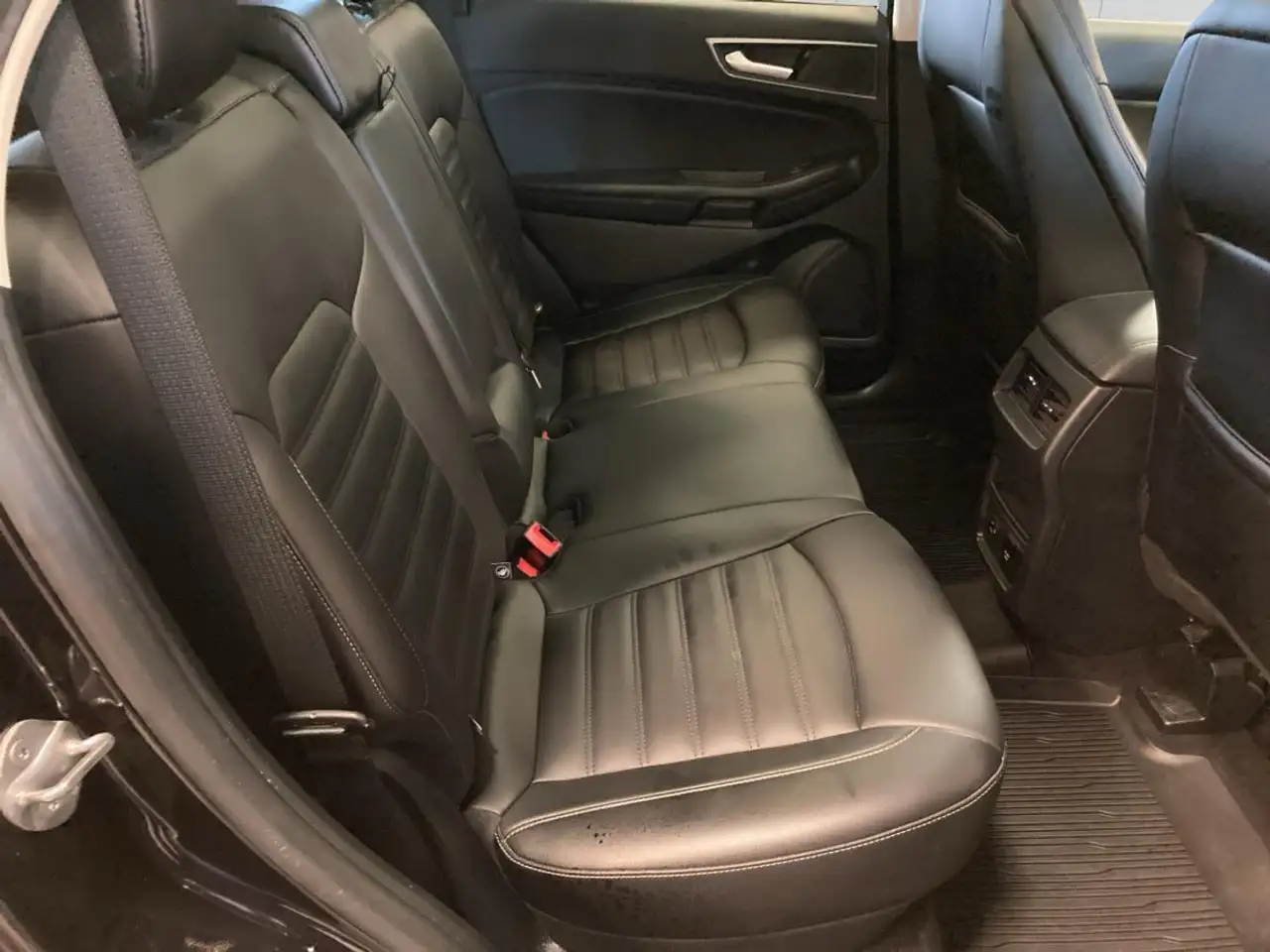 Ford Edge photo Ford Edge
