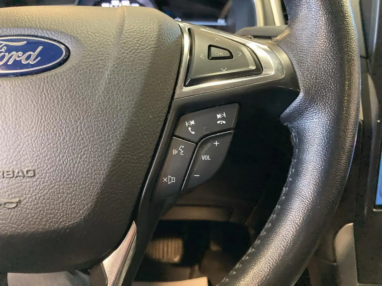 Ford Edge photo Ford Edge