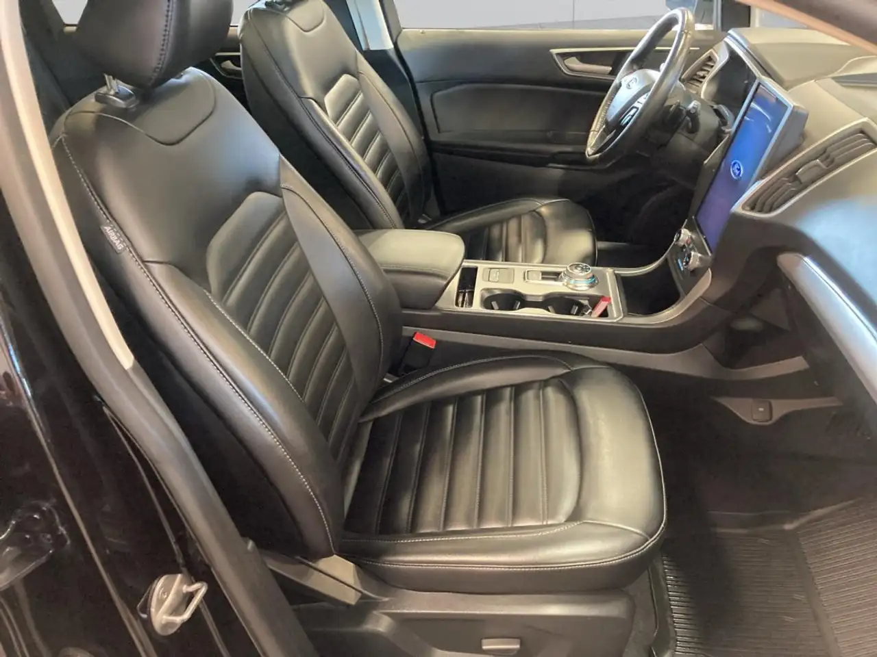 Ford Edge photo Ford Edge