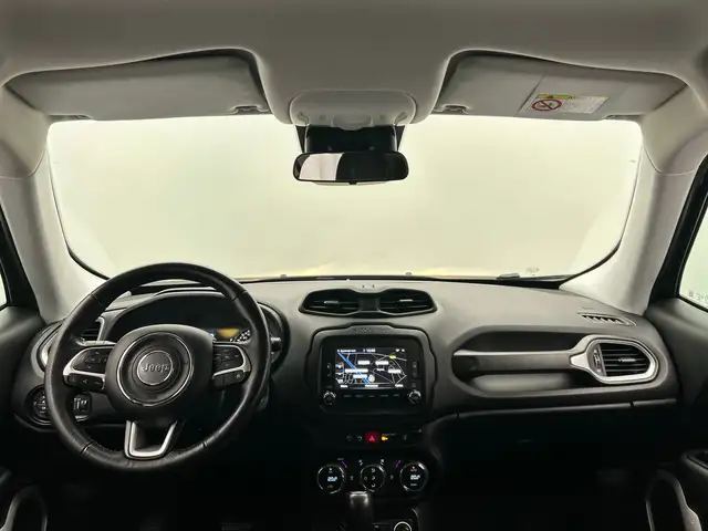 Jeep Renegade view 2