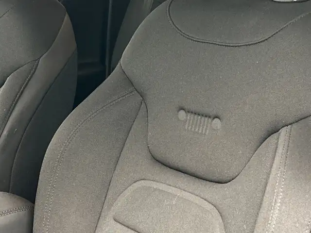 Jeep Renegade view 18