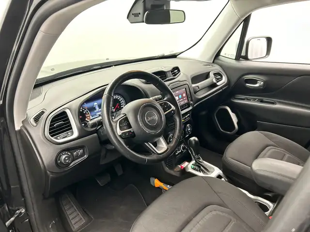 Jeep Renegade view 13