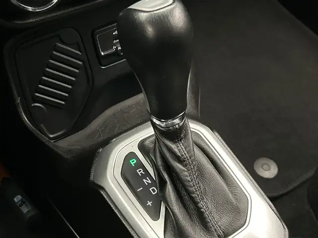 Jeep Renegade view 21