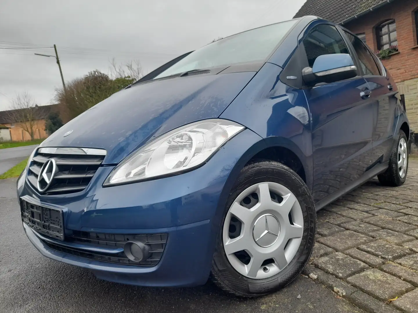 Mercedes-Benz A 160 A-Klasse  5-Türer BlueEFFICIENCY Blau - 2