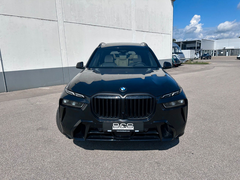 BMW X7 xDr 40d M Sport Pro|Aktivlenk|SkyL|AHK|BEIGE| — photo 12