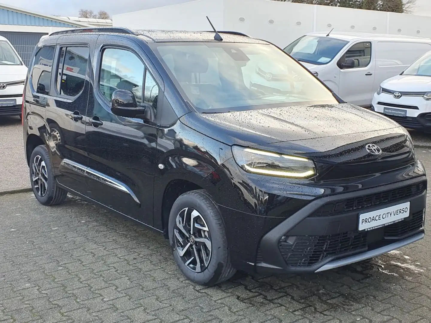Toyota Proace City Verso 1.5 D-4D L1 Aut Team Deutschland Schwarz - 2
