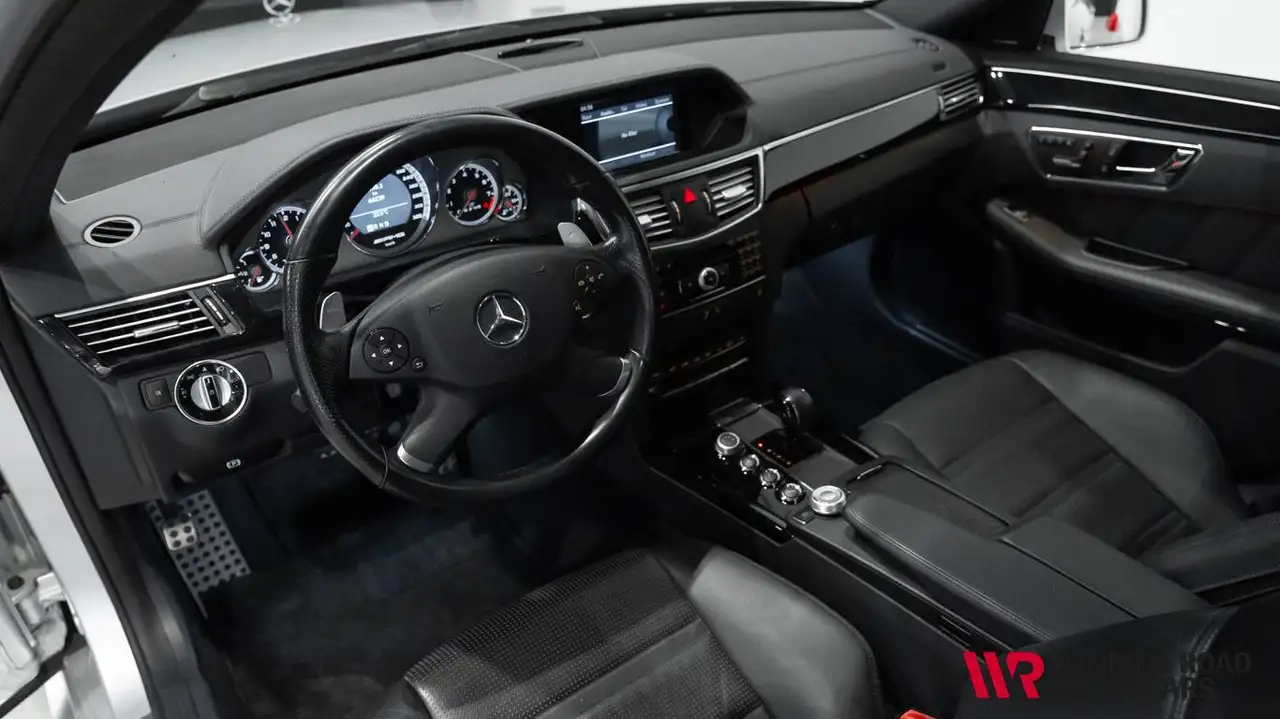 Mercedes-Benz E-Class fotografie Mercedes-Benz E-Class