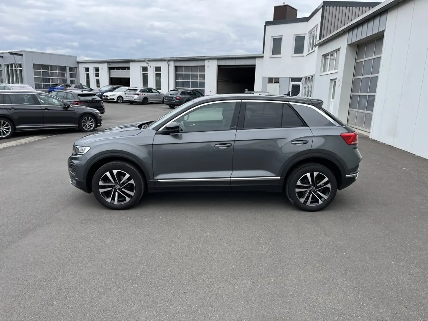 Volkswagen T-Roc 1.5 TSI DSG UNITED 150€ m. 20% Anzahlung Navi LE Grau - 2