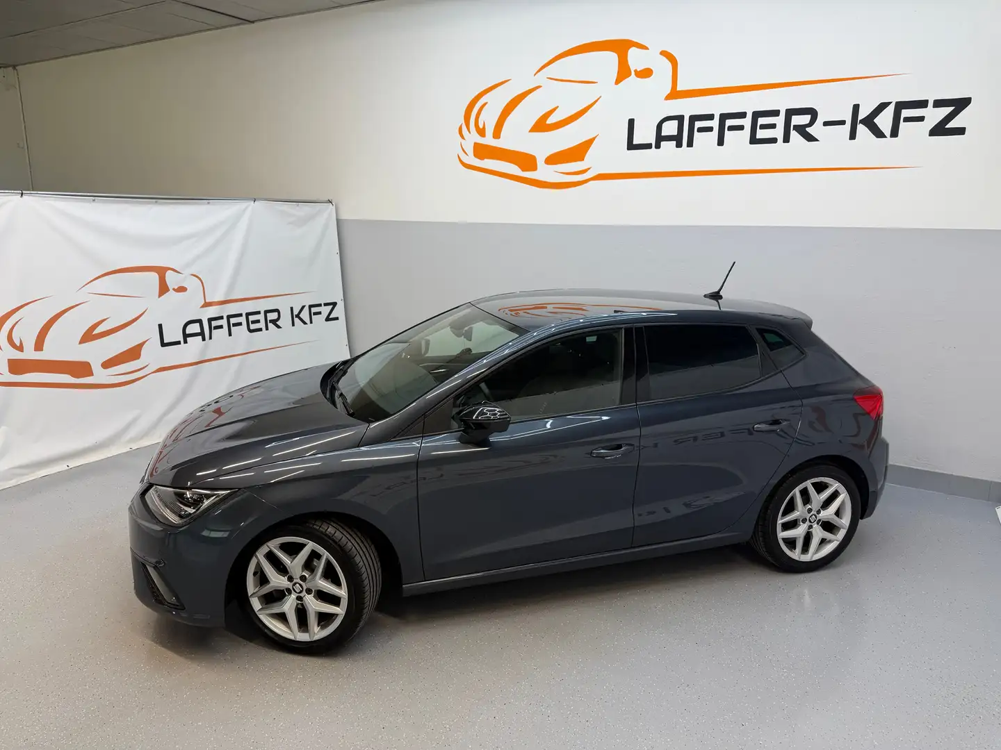 SEAT Ibiza FR 1,0 TSI KLIMAAUTO SITZHZG TEMP Grau - 2