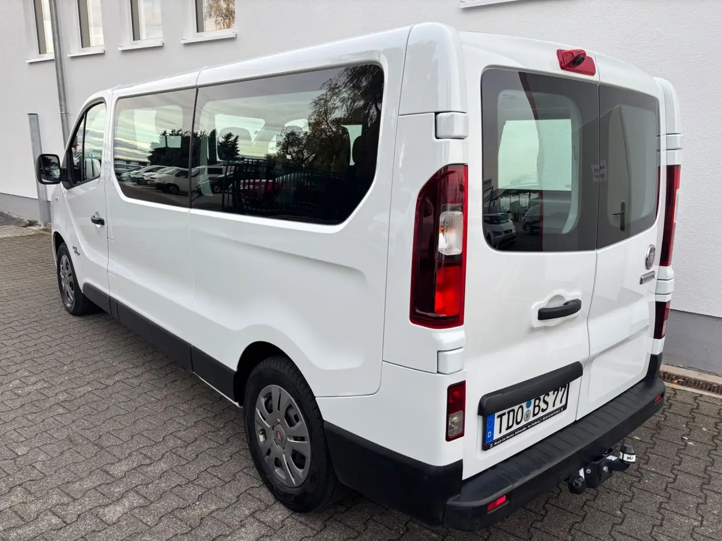 Fiat Talento Kombi L2H1 8-Sitzer Sitzheizung R-Kamera Weiß - 2