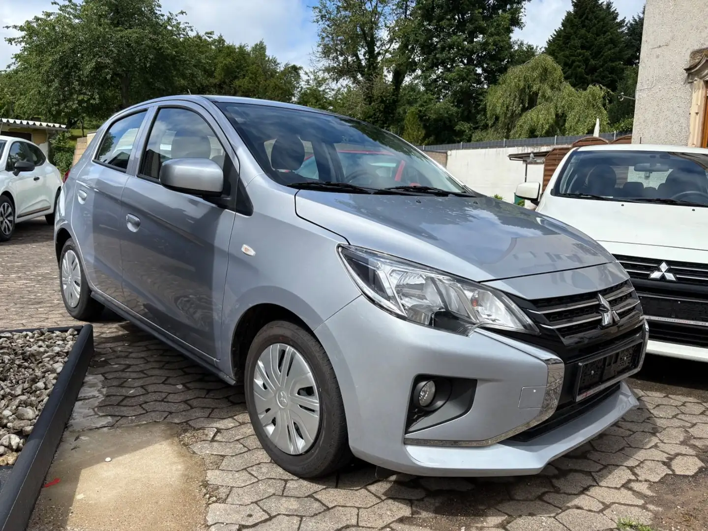 Mitsubishi Space Star 1.2 MIVEC Select Silber - 2