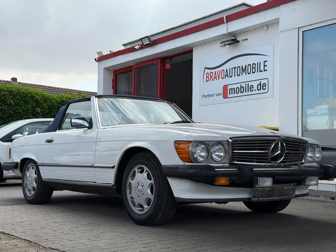 Mercedes-Benz SL 560 R107 H-KENNZEICHEN, foto 1
