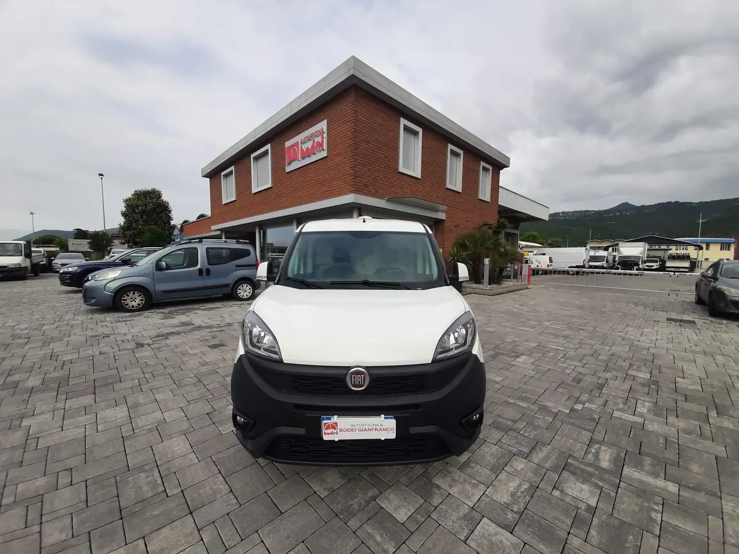 Fiat Doblo 1.4  SX CNG Natural power Scad. bombole 2027 bijela - 2