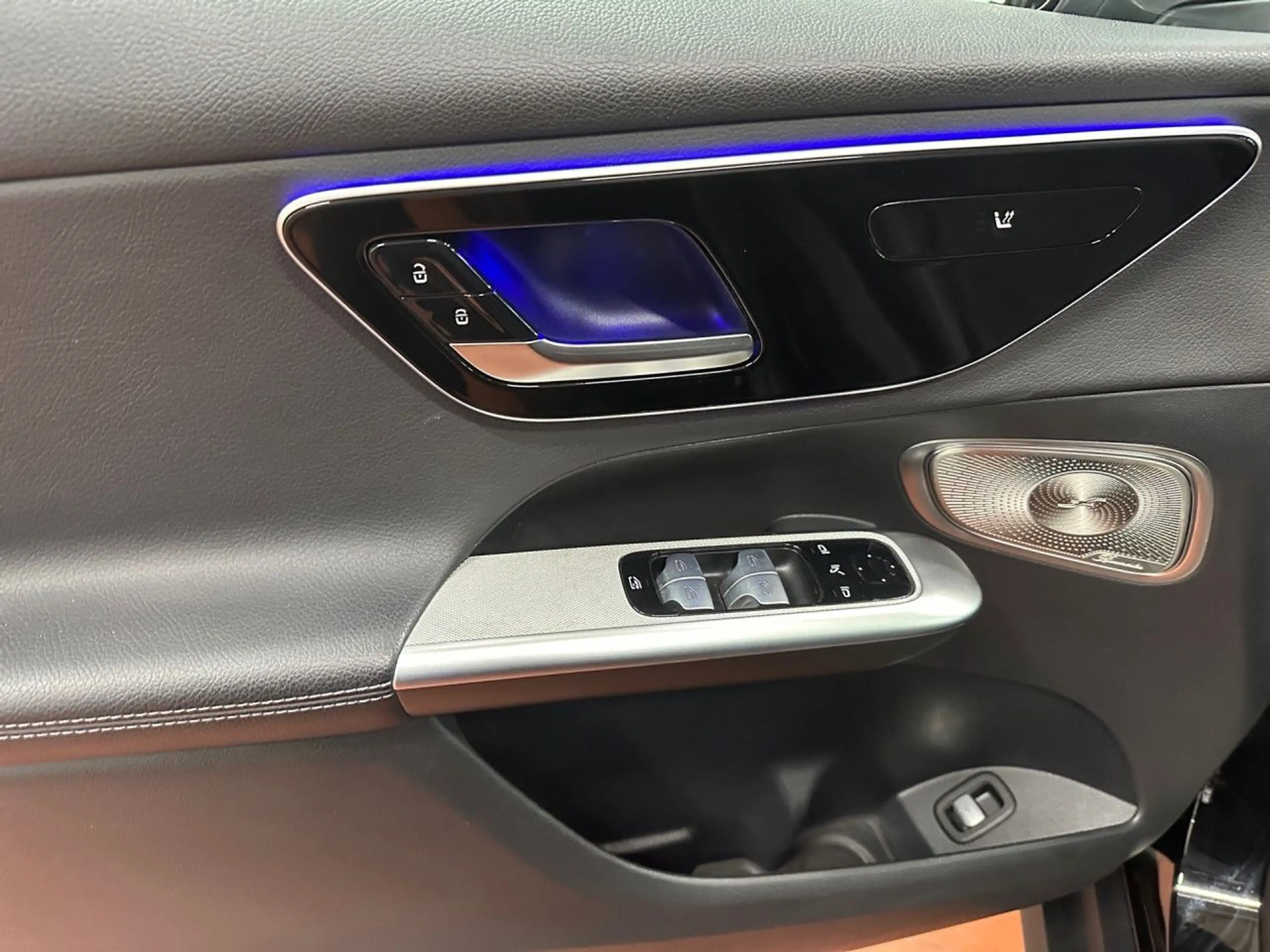 Mercedes-Benz GLC 220 d 4M Fahrass WideScreen Pano Burmester AHK — photo 15