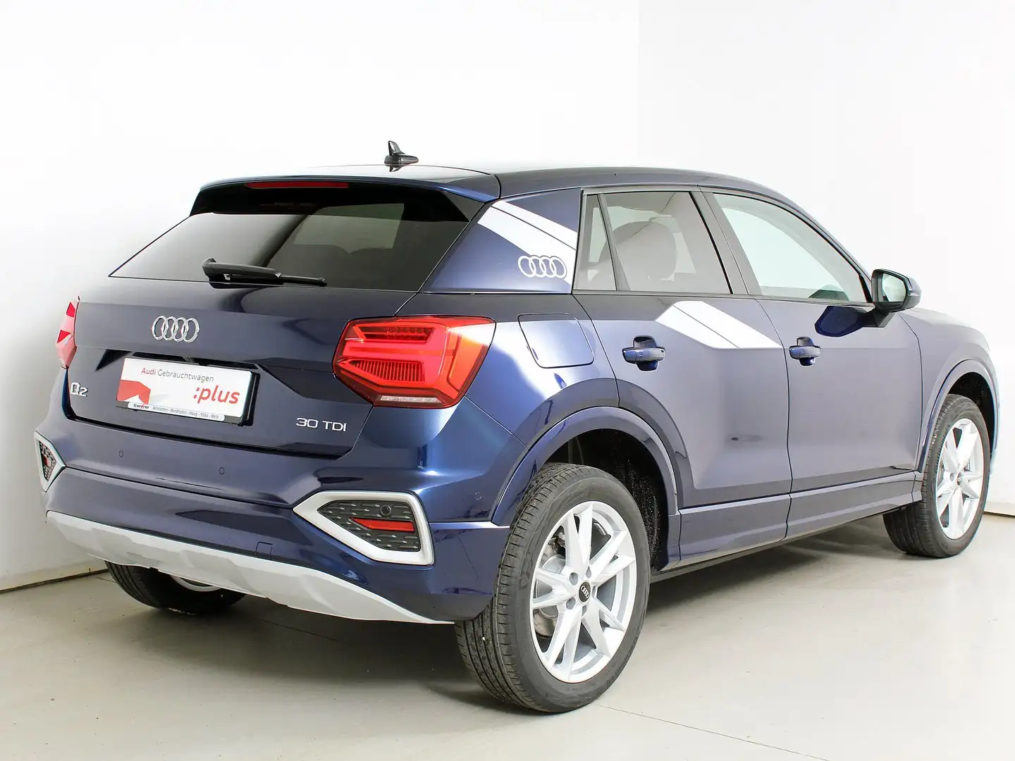 Audi Q2 30 TDI admired Blau - 2