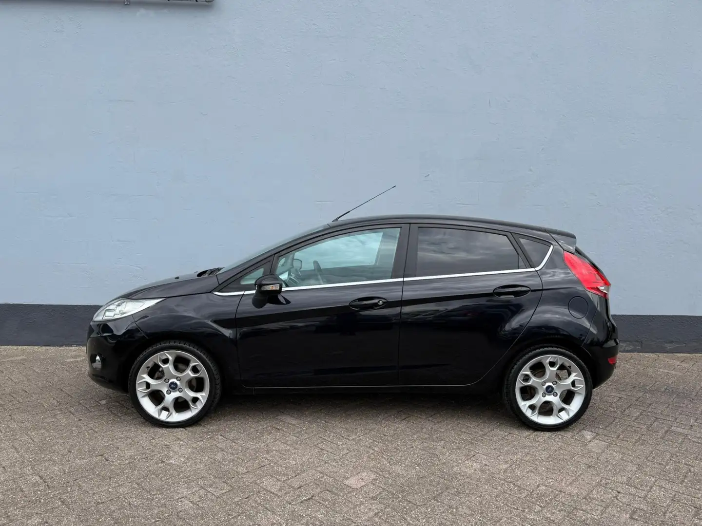 Ford Fiesta 1.25 Ghia - Climate Control - LMV Zwart - 2
