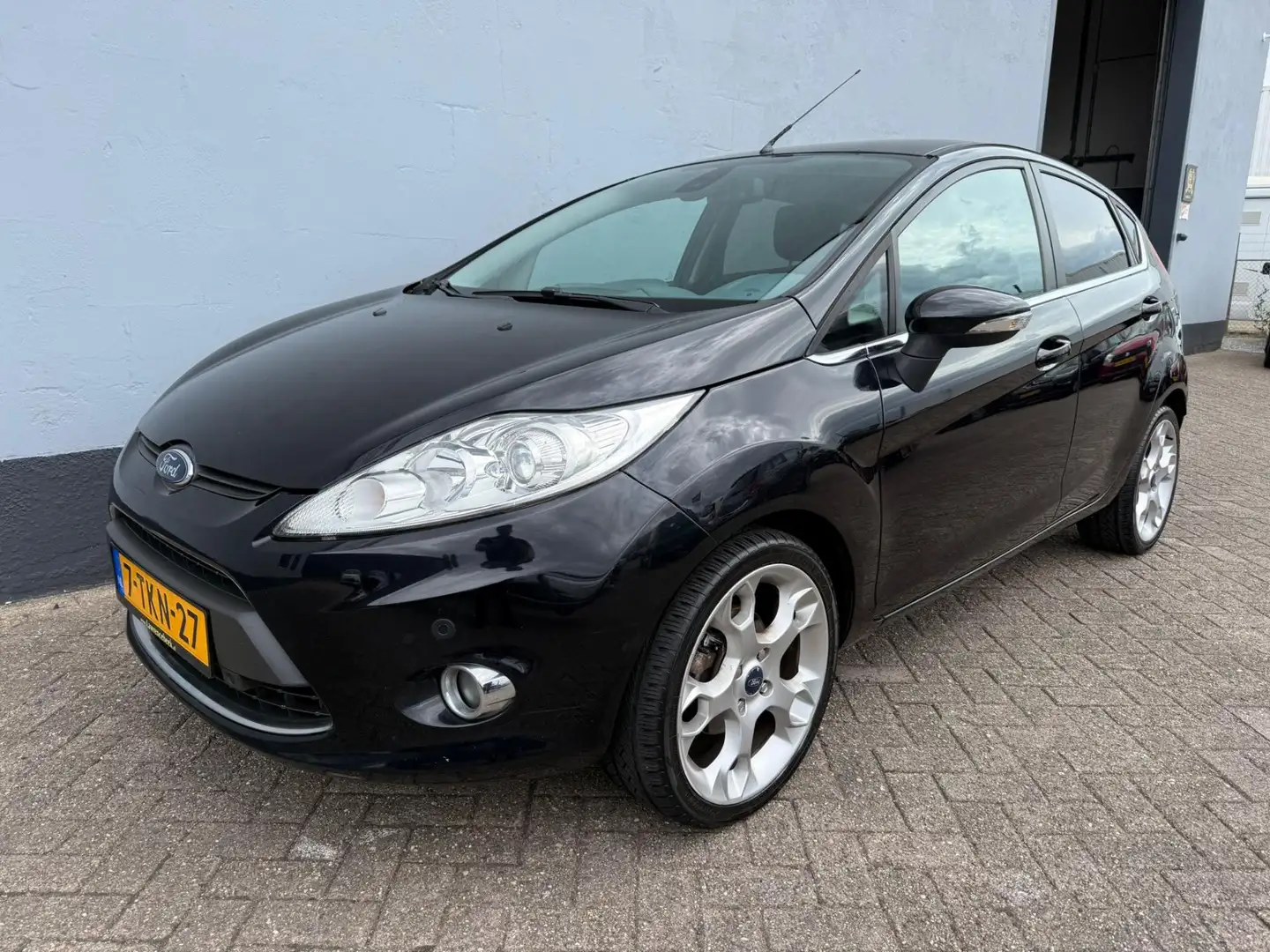 Ford Fiesta 1.25 Ghia - Climate Control - LMV Zwart - 1