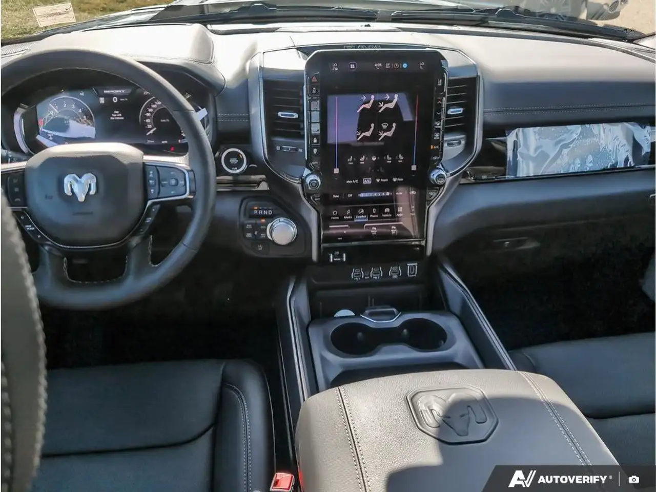 RAM 1500 снимка RAM 1500