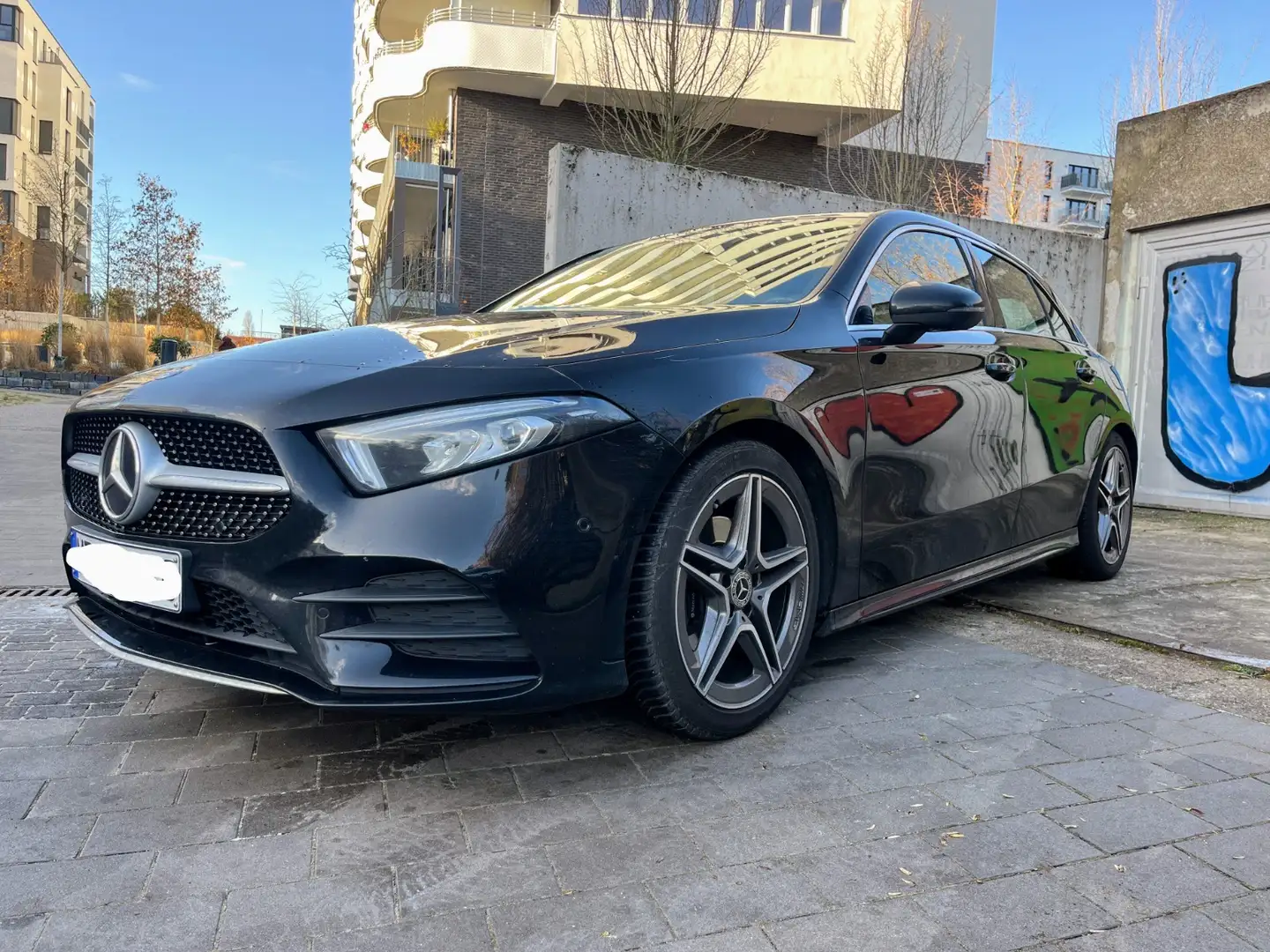 Mercedes-Benz A 200 AMG Line Schwarz - 1