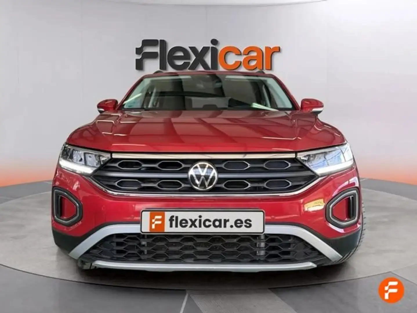 Volkswagen T-Roc 1.5 TSI Más DSG7 110KW Rojo - 2