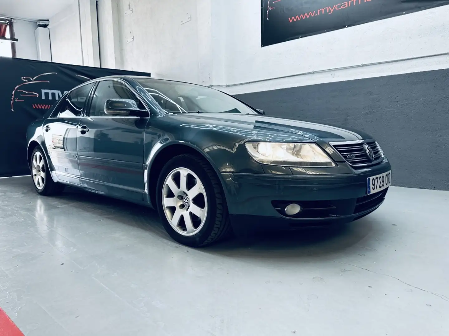 Volkswagen Phaeton 3.2 V6 4Motion Tiptronic 5pl. Gris - 2