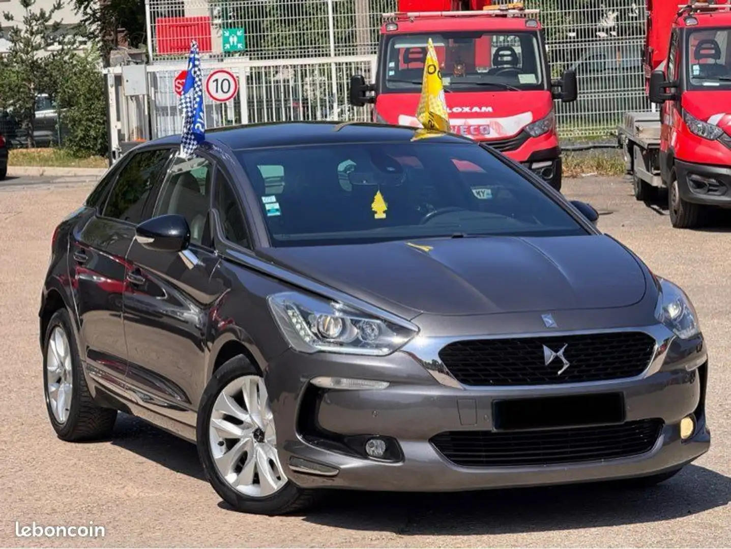 DS Automobiles DS 7 Crossback Citroën DS5 2.0 Blue HDi 180CV Boite automatique a Gris - 2