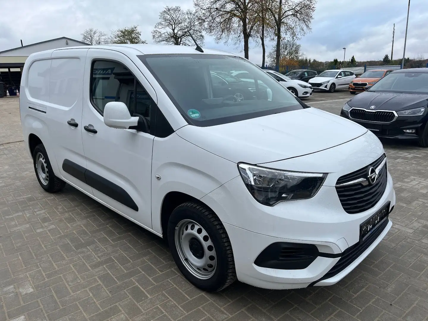 Opel Combo E 1,5 D Cargo XL*Edition*Navi-Link/1.Hd/PD Weiß - 2
