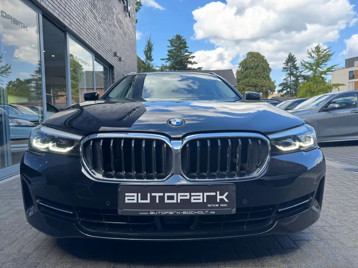 BMW 520 d T HUD KAMERA ACC 4xSHZ 4-Zonen Memory AHK Noir - 2