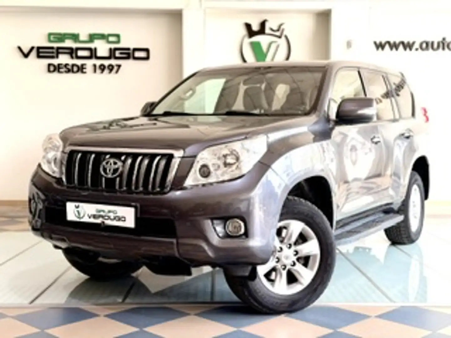 Toyota Land Cruiser D-4D VXL Aut. Gris - 1