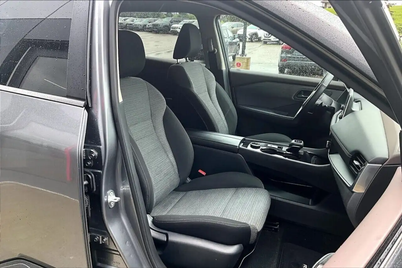 Nissan Rogue fotografie Nissan Rogue