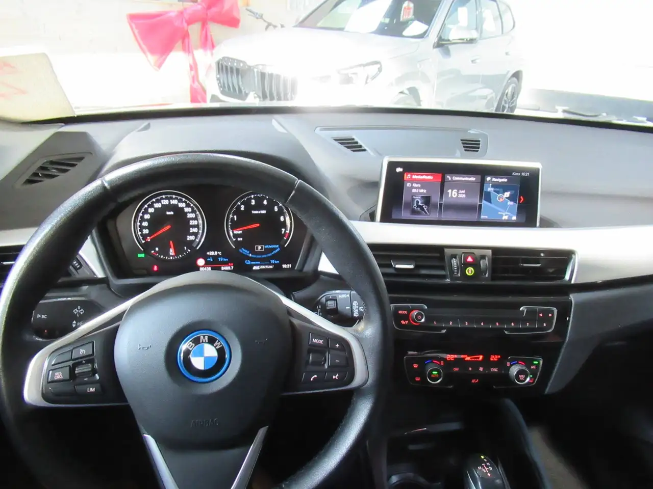 BMW X1 Hybride Plug In Carplay Full LED Achteruitrijcamera PDC Hulp Navigatie Bluetooth, миниатюра 19