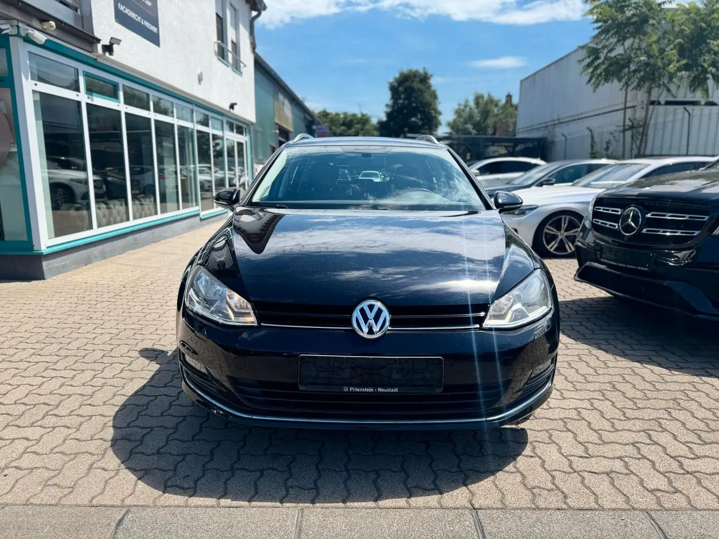 Volkswagen Golf VII Variant Lounge BMT*AUTOMATIK*NAVI*PDC* - 2