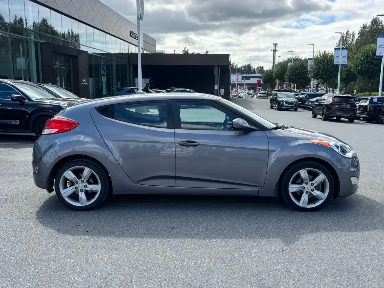 Hyundai VELOSTER photo Hyundai VELOSTER