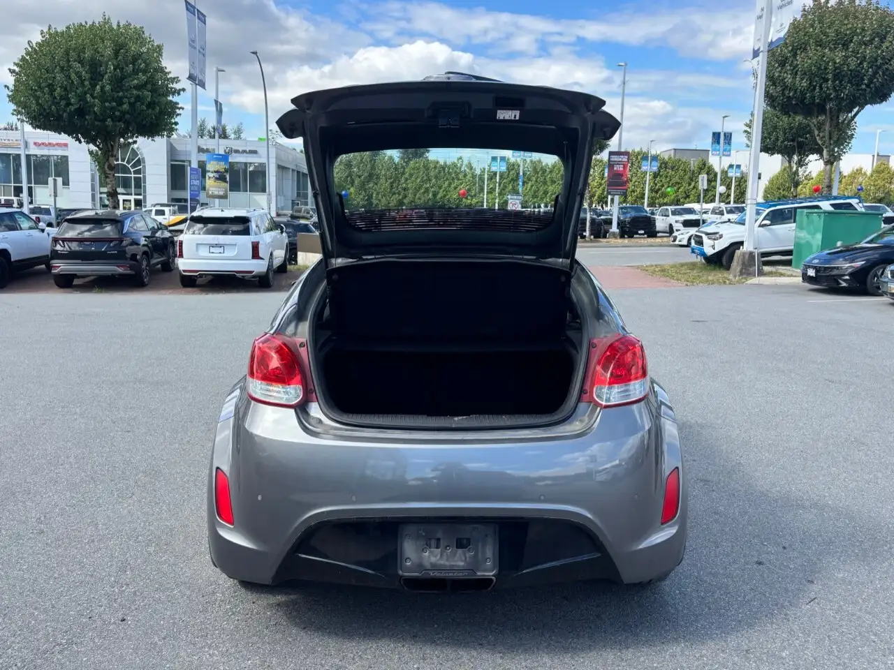 Hyundai VELOSTER photo Hyundai VELOSTER