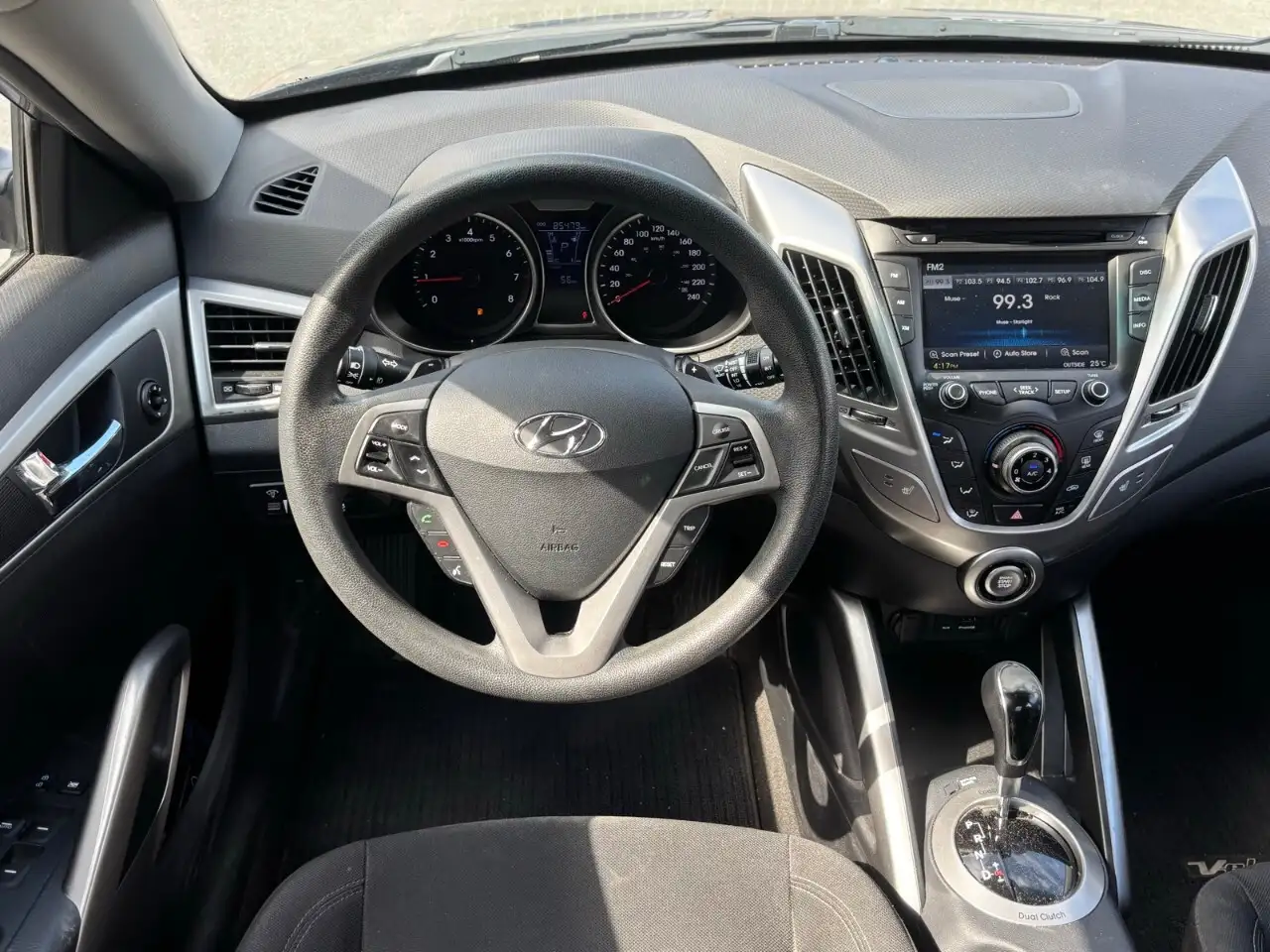 Hyundai VELOSTER photo Hyundai VELOSTER
