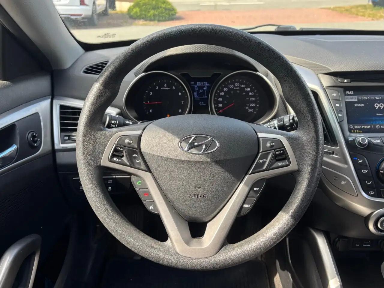 Hyundai VELOSTER photo Hyundai VELOSTER