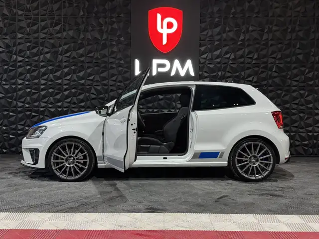 Volkswagen Polo view 4