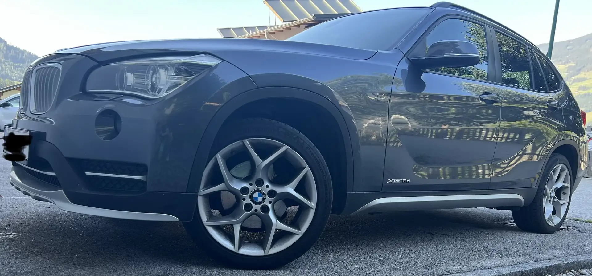BMW X1 BMW X1 xDrive (defektes hinteres Diff) Preis VB - 1