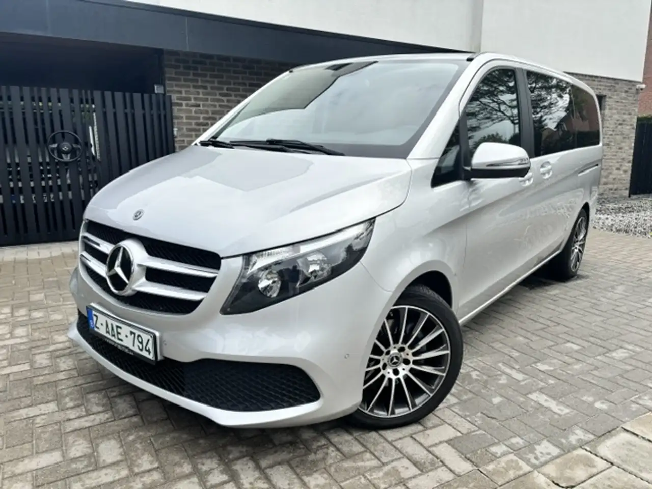 Mercedes-Benz V 250