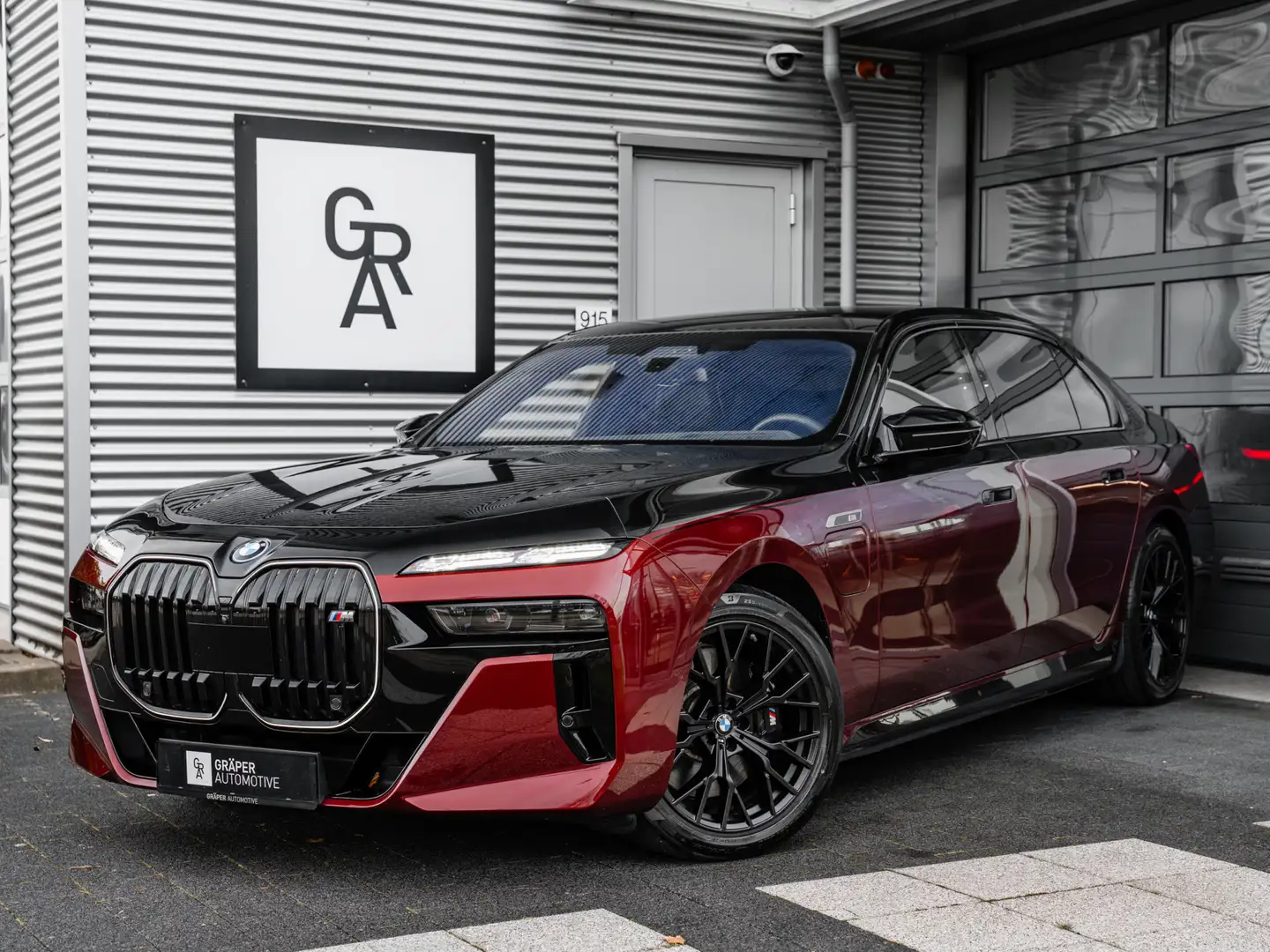 BMW 760 7-serie M760e xDrive | Rear Seat Entertainment l F Rouge - 1