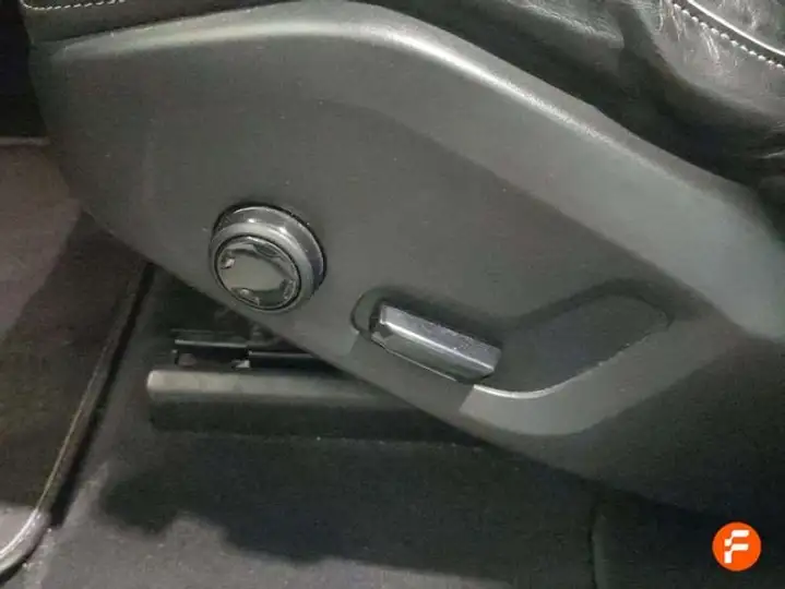 Volvo XC60 2019, foto 13