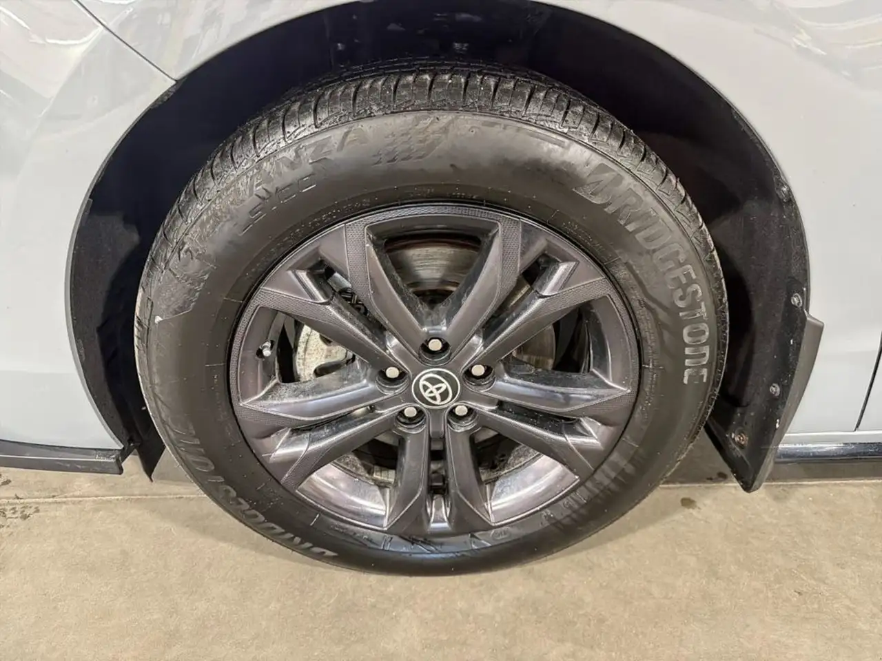 Toyota Sienna снимка Toyota Sienna