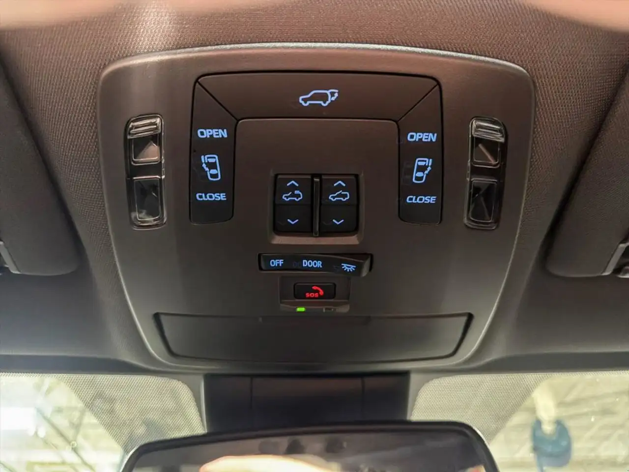 Toyota Sienna снимка Toyota Sienna